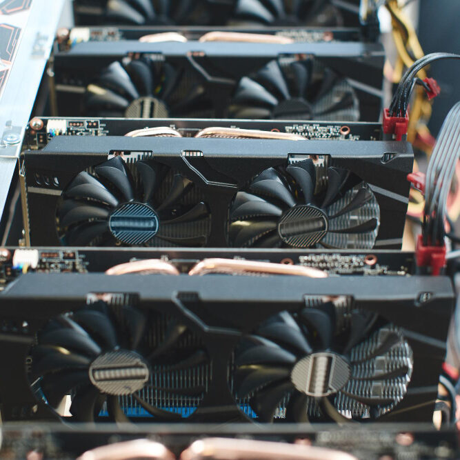 Mining Farm Rig - Cryptocurrency Miner