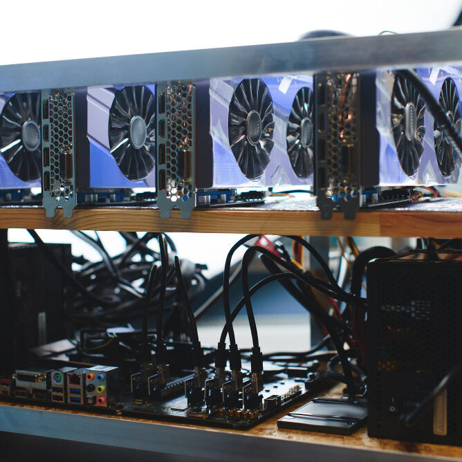 Mining Farm Rig - Cryptocurrency Miner
