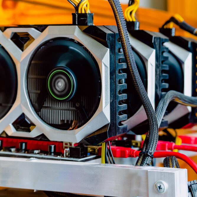 Mining Farm Rig - Cryptocurrency Miner