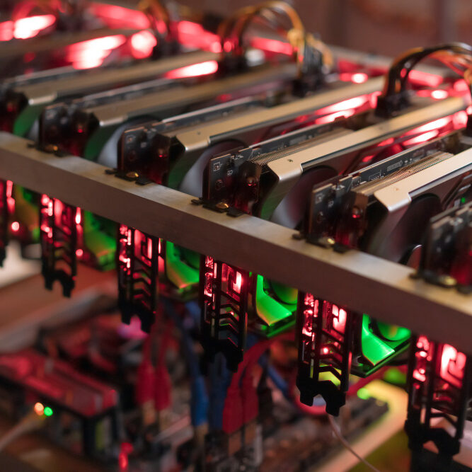Mining Farm Rig - Cryptocurrency Miner