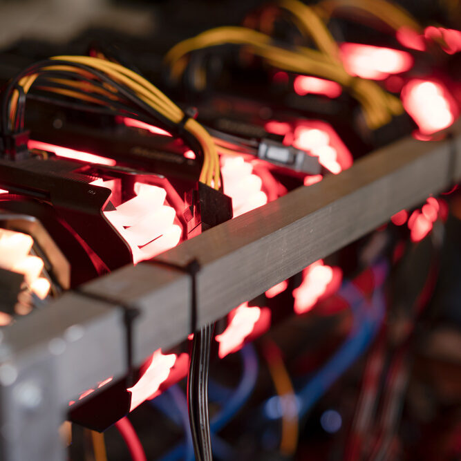 Mining Farm Rig - Cryptocurrency Miner